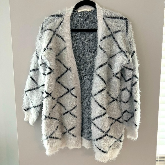 Ellison black white fuzzy cardigan - Picture 1 of 4